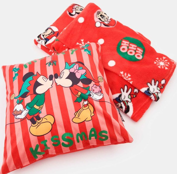 Pătura Disney - Livrarea 5 lei - Noua - rosie - cu eticheta