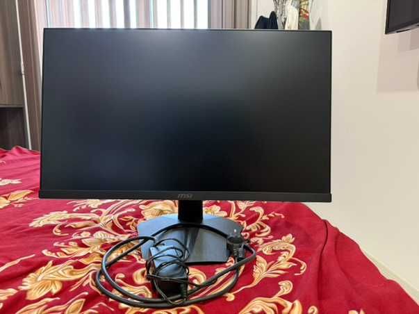 Продавам gaming монитор MSI G244F E2