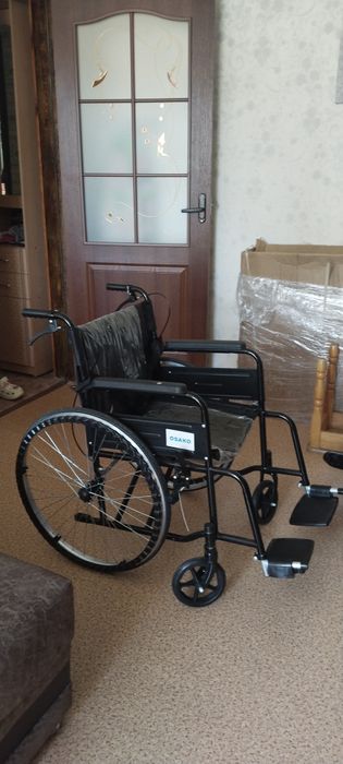 Продам инвалидную коляску , новая