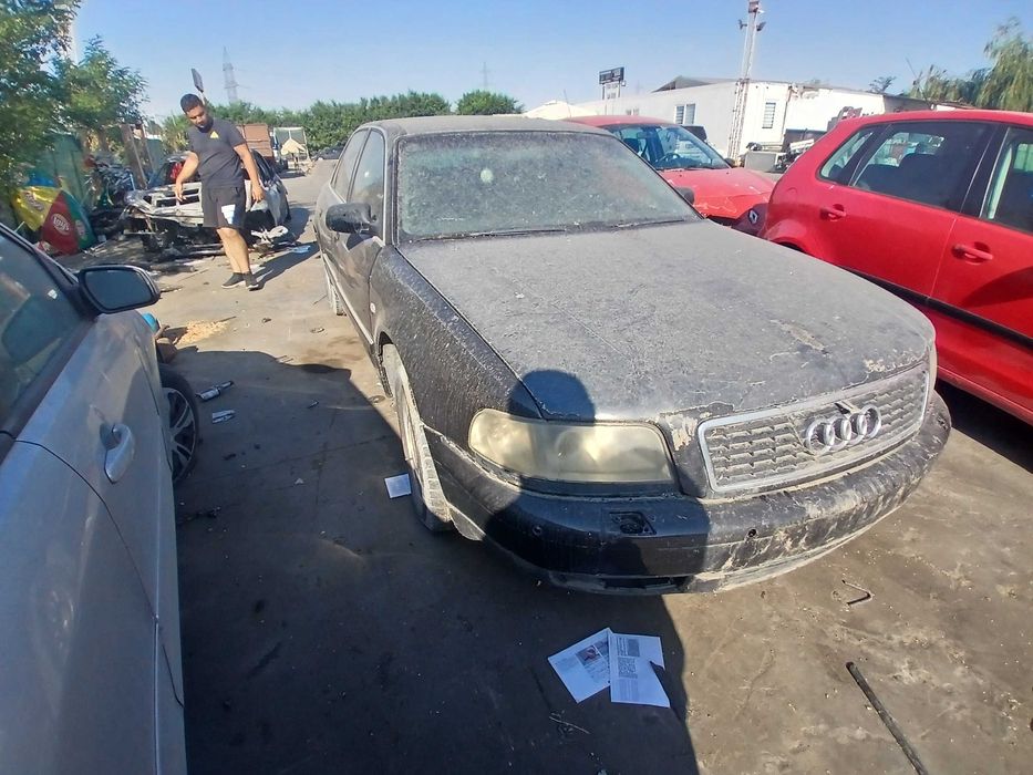 Dezmembrez audi a8 d2 2,5 tdi