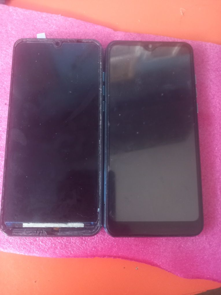 vând 2  telefoane iHunt s21 display spart