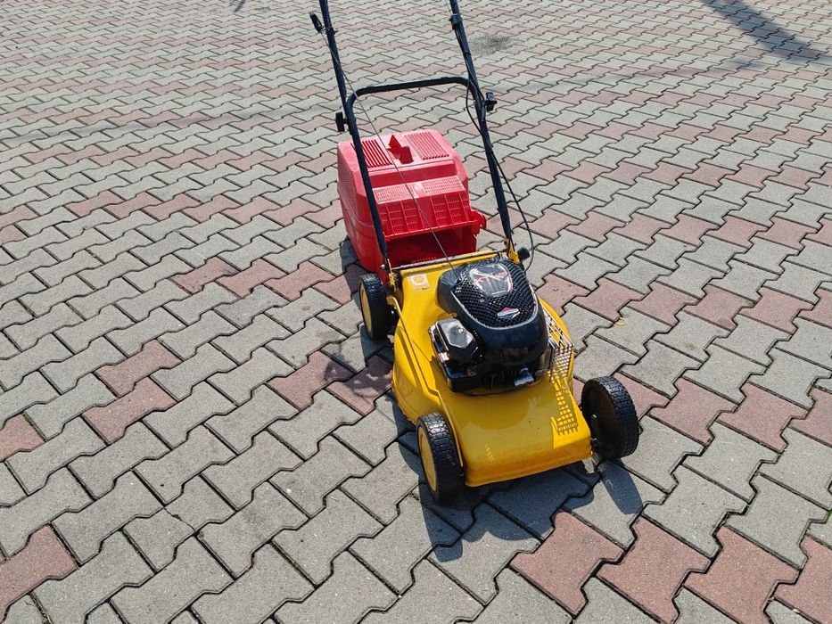 Cositoare gazon cu propulsie