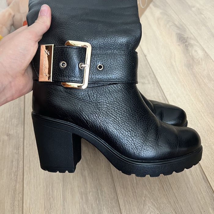 Кожени ботуши с ток