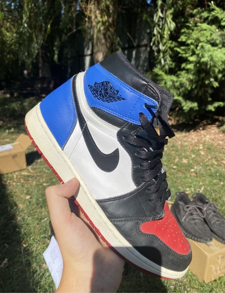 Nike AIr Jordan Retro 1 Top 3