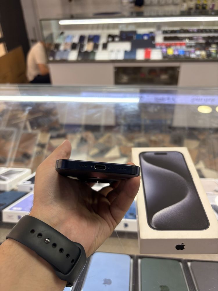 iPhone 15 Pro 256 gb blue ideal