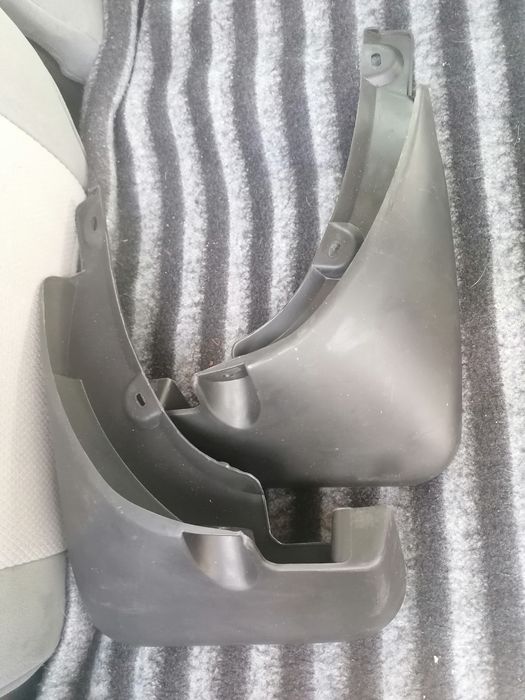 Брызговики на авто