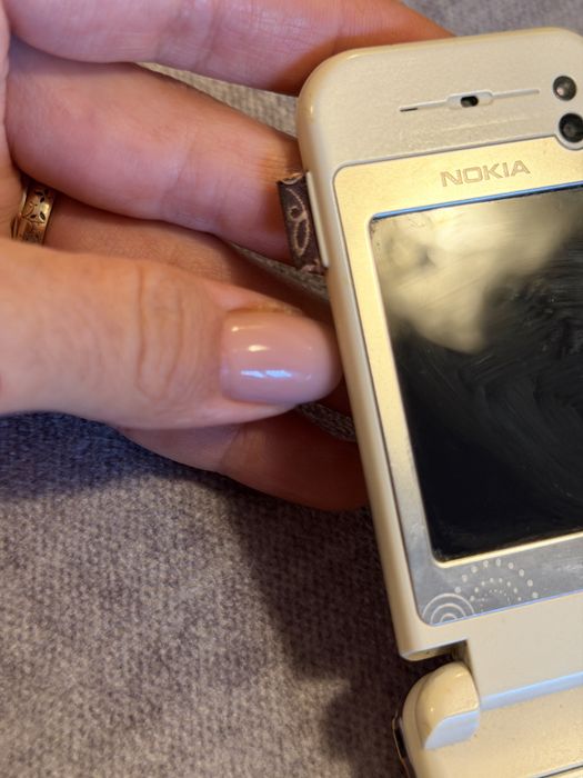 Nokia 7390 L’Amour Collection