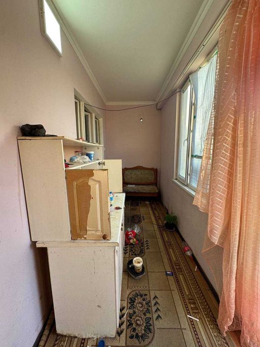 SOTILADI ARZON №2271 Shayx bozorchada 2x + 6m balkon podvali bilan