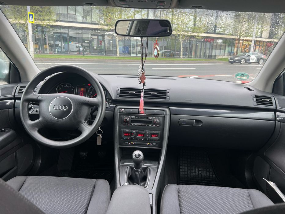 AUDI A4 B6 BREAK 1.6 Benzină