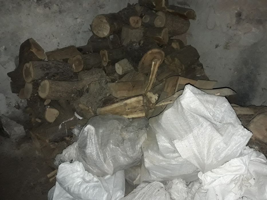 Дърва за огрев .