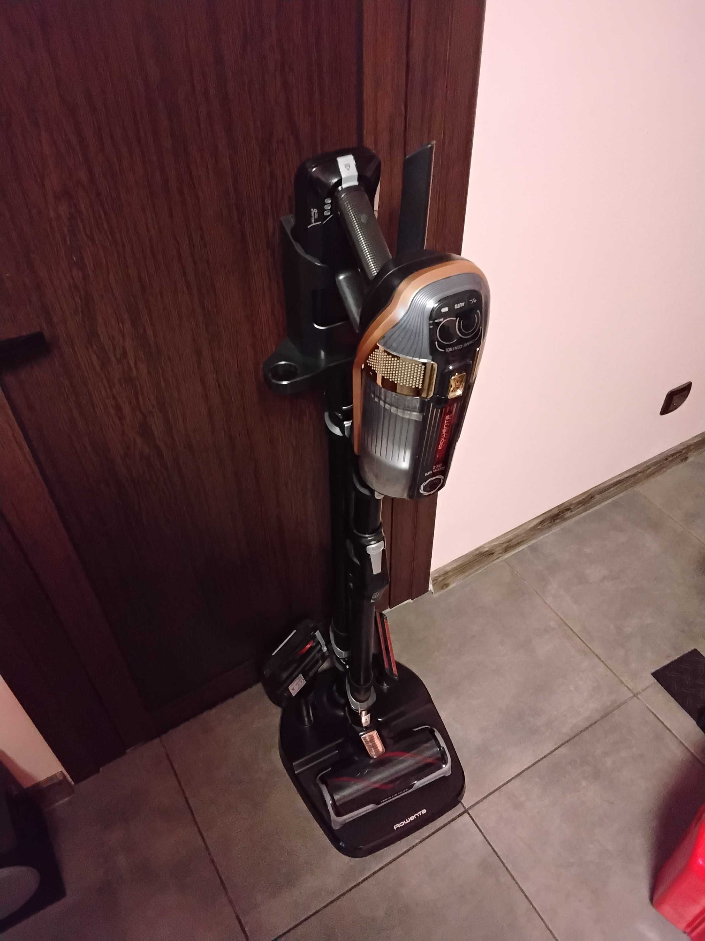 Продавам прахосмукачка Rowenta