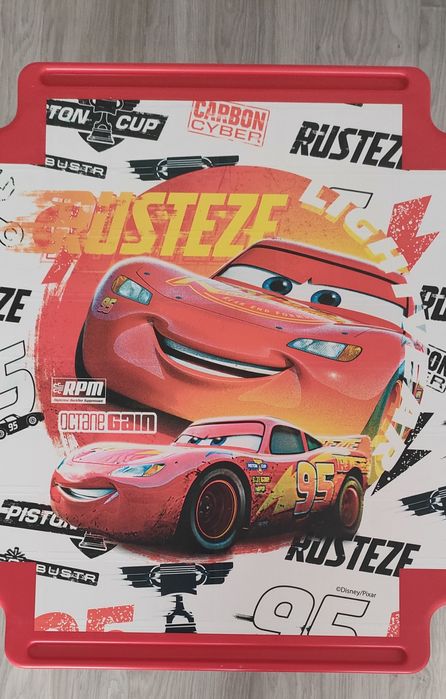 Детска пластмасова масичка и раничка за градина