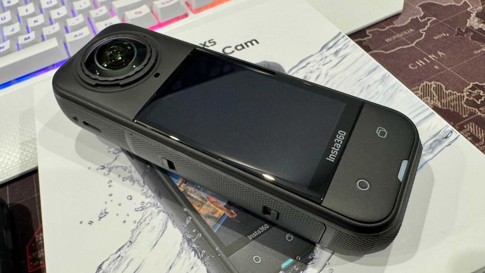 екшън камера Insta X5 360° 8K + Невидима стойка за автомобил