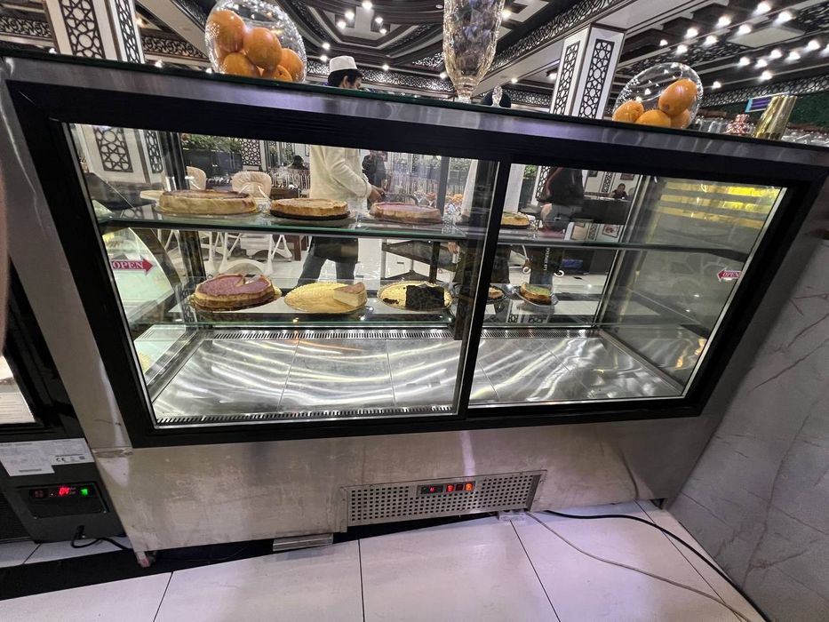Холодильник витрина