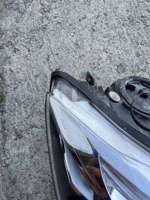 Десен Led Фар BMW F30