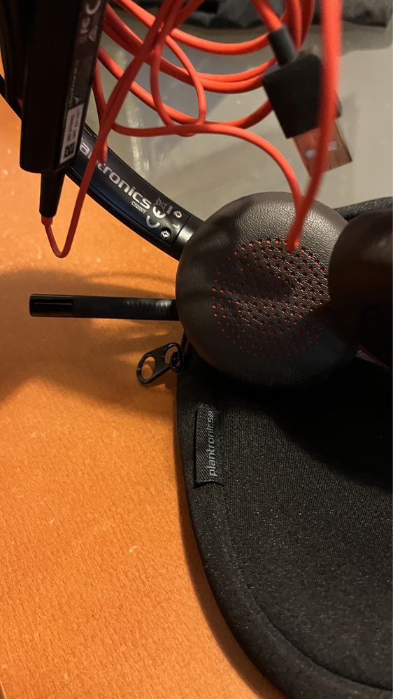 Plantronics слушалки