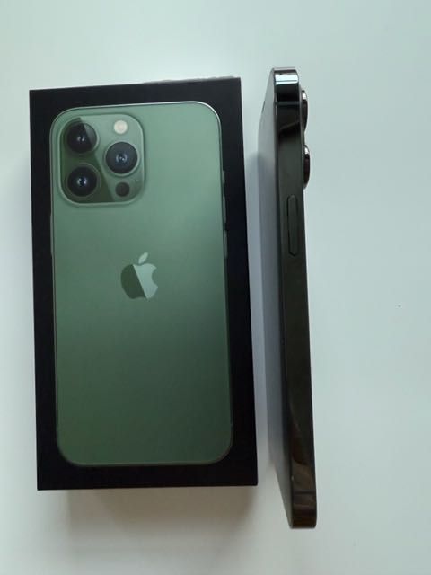 iPhone 13 Pro Alpine Green,