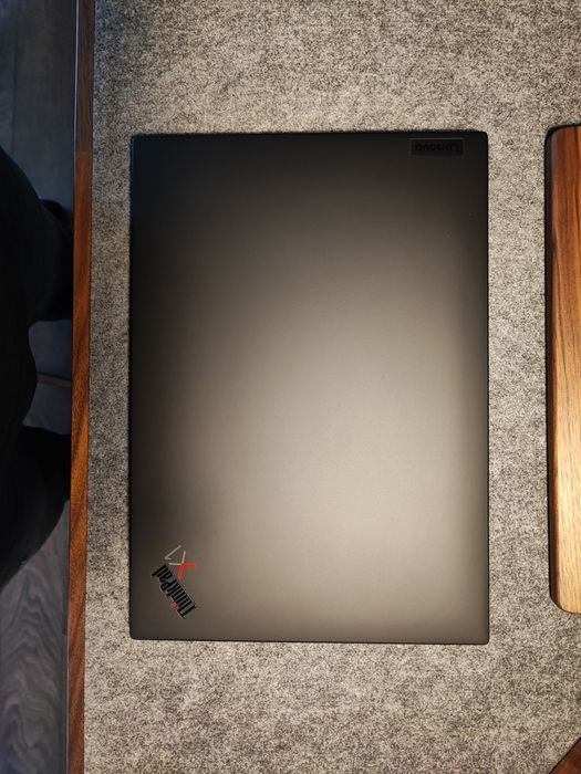 Лаптоп Lenovo ThinkPad X1 Carbon Gen 9