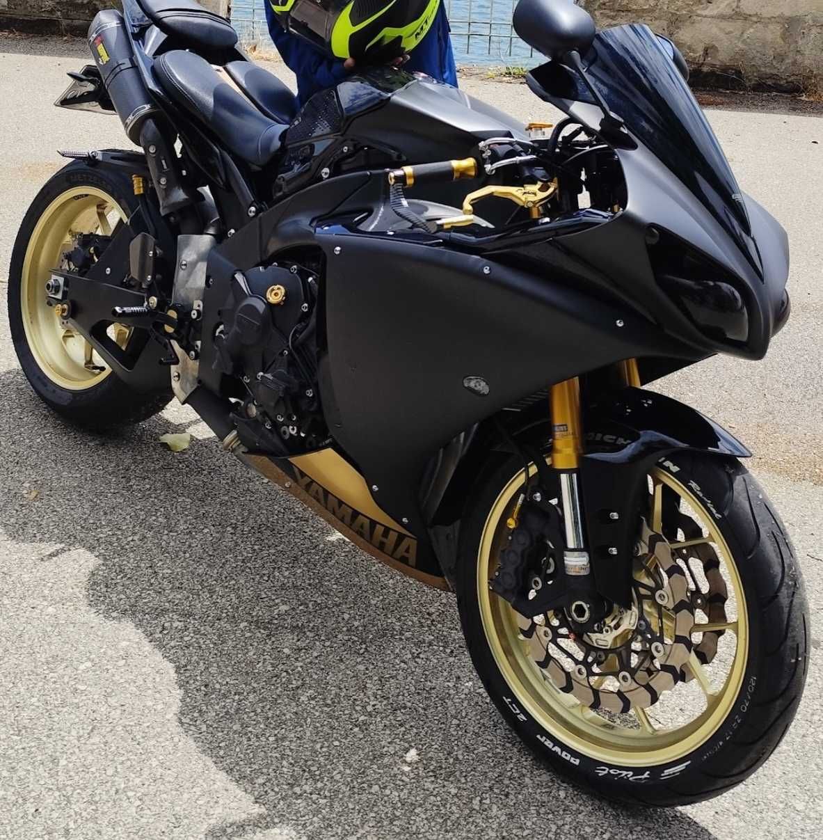 Yamaha r1 big beng