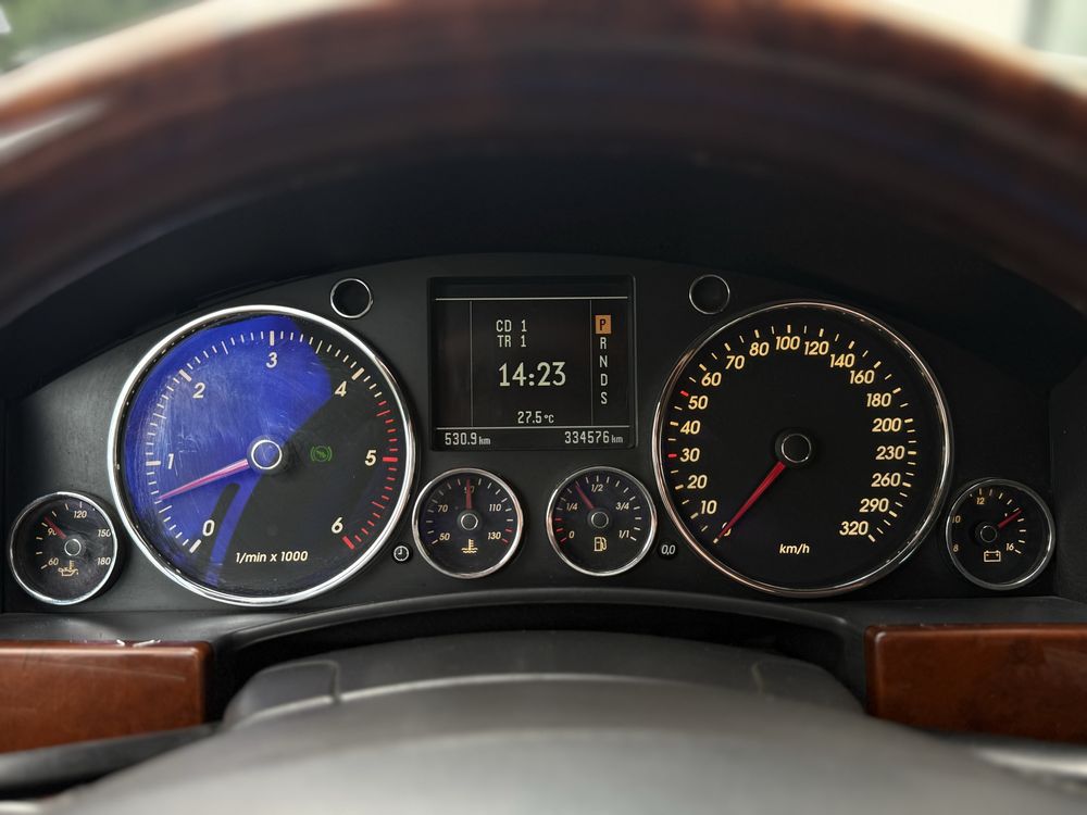 2005г. Volkswagen Touareg 5.0 V10 TDI 313кс.