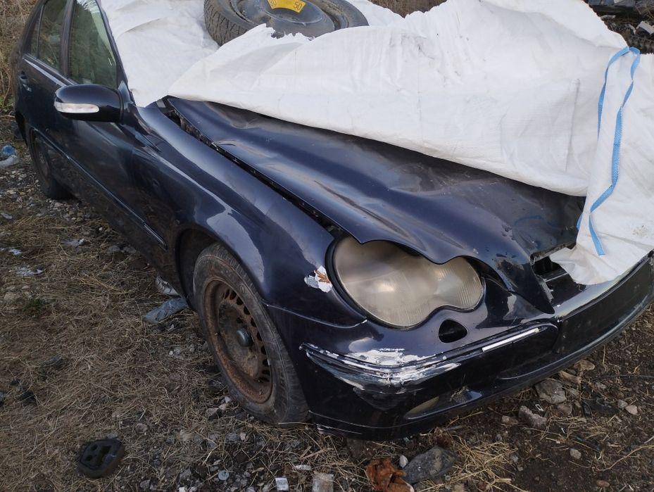 На части! Mercedes C220 CDI  седан ръчка W203