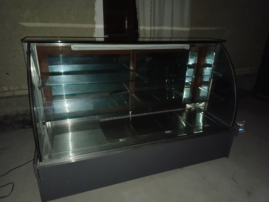 Pishiriqlar uchun xaladelnik sotiladi