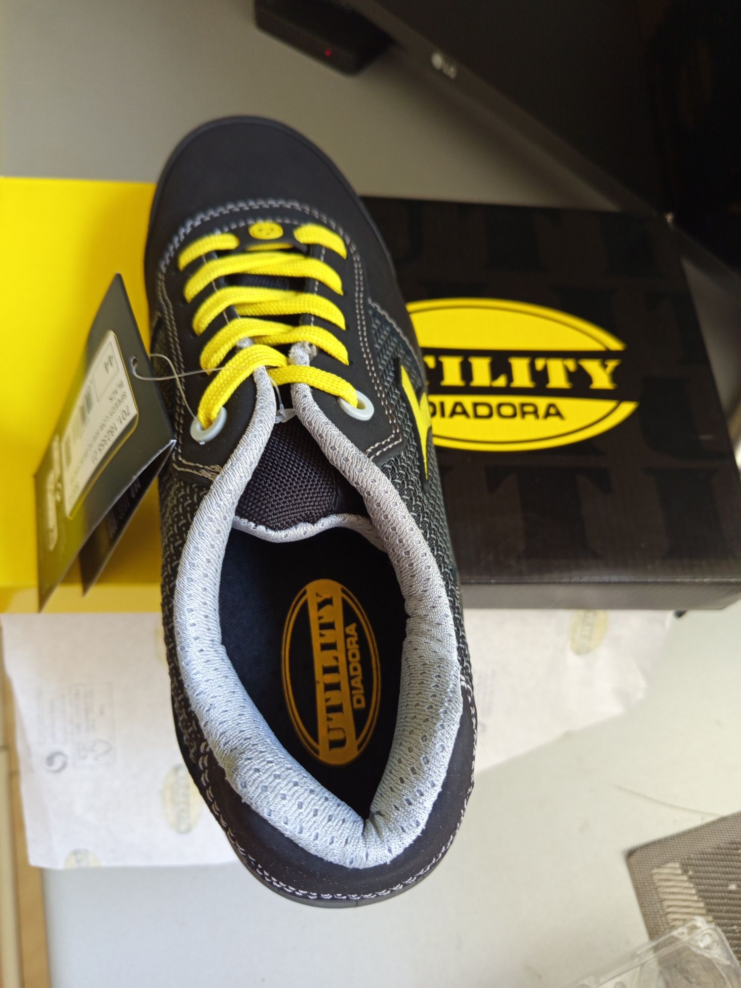 Нови работни обувки Diadora speedy low. 44 номер