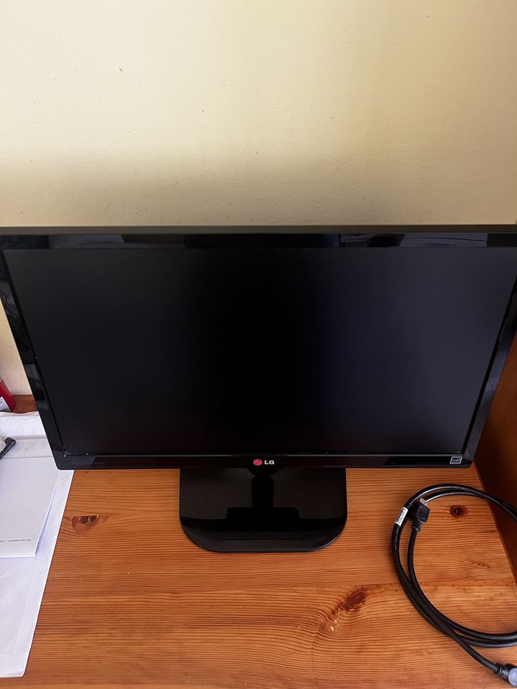 LG монитор 1920х1080