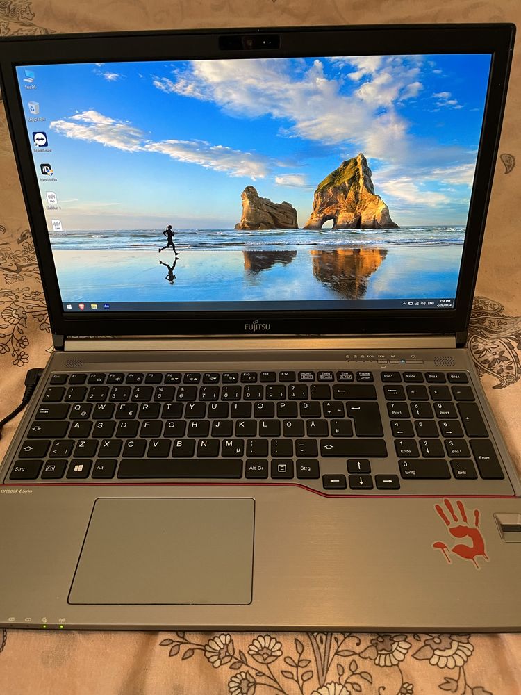 Лаптоп Fujitsu Siemens Lifebook E753