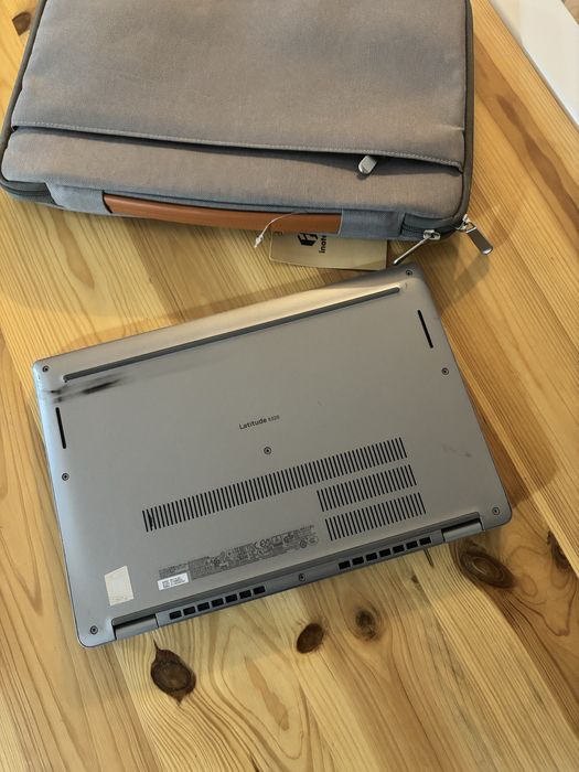 Dell Latitude 5320• i7-11Th gen• (Generatia 11)• 13 inch• geanta noua•