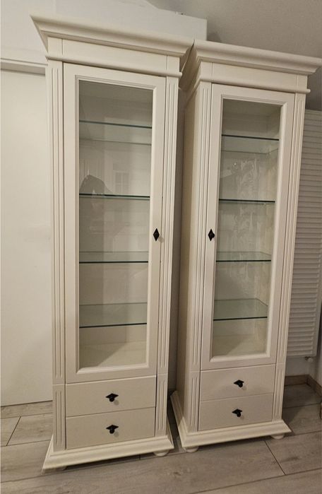Vitrine lemn masiv alb-ivory
