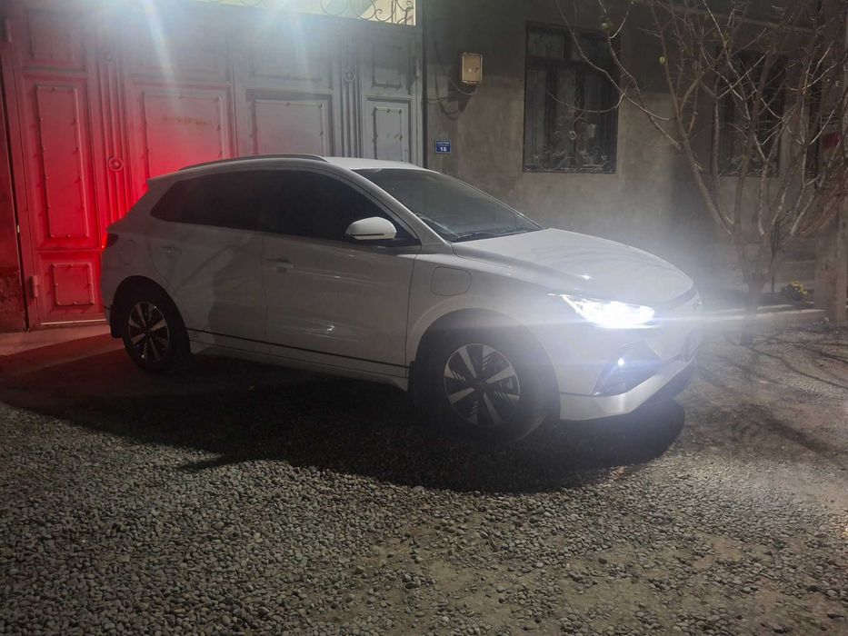 Продаётся BYD E2 2023.