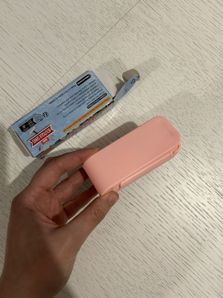 Mini sigilator termic din plastic