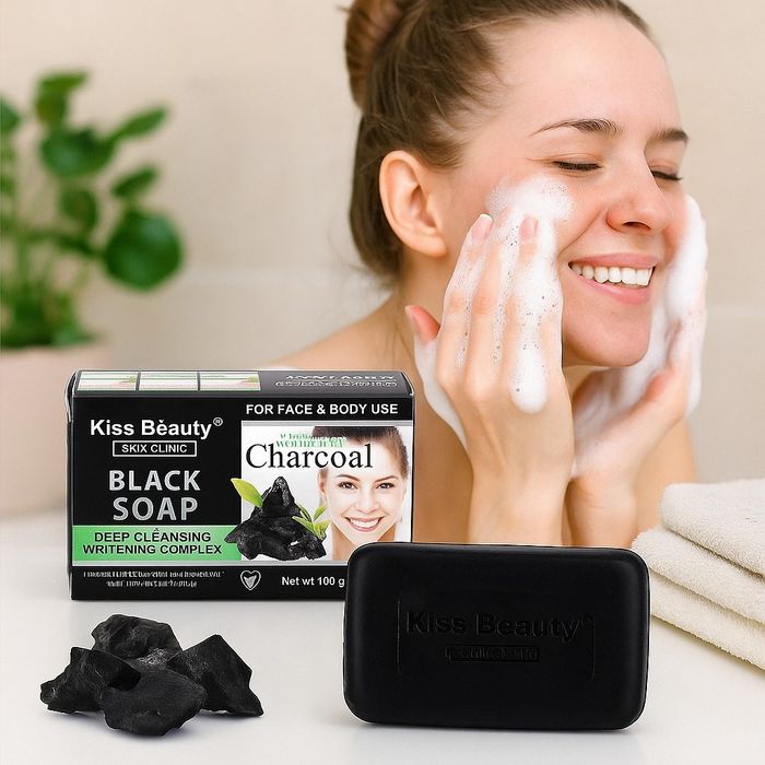 Сапун за лице и тяло с активен въглен и зелен чай – Kiss Beauty Black