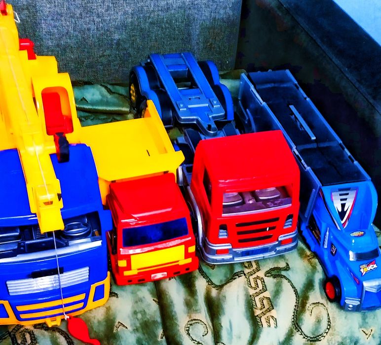 Продам Машинки для мальчика