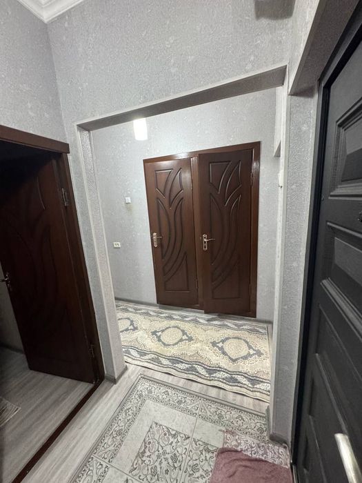 Юнусабад 19 квартал. Продается квартира  2/5/5