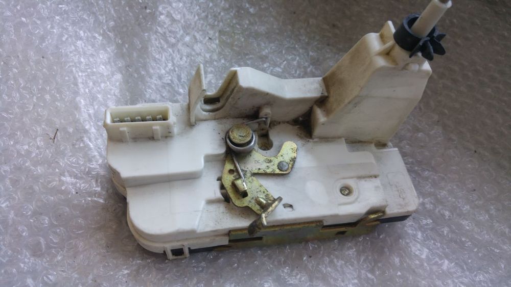 broasca dreapta spate peugeot 307