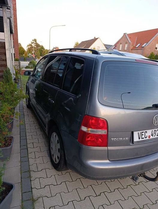 продава се vw touran 1.6 benzin