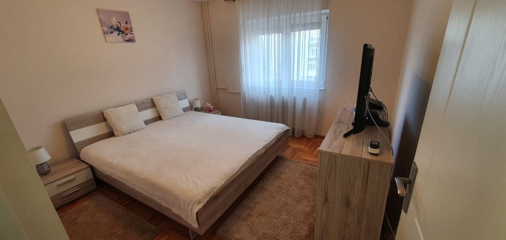 Dau in chirie  apartament 3 camere Oradea