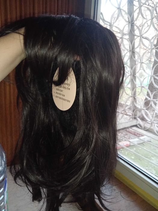 Продается новый среднего размера парик каскат