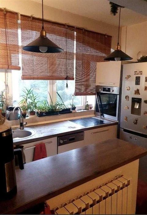 Дава се под наем Многостаен апартамент в Пловдив, Тракия - 138 кв.м за 430.95 € - Снимка #1