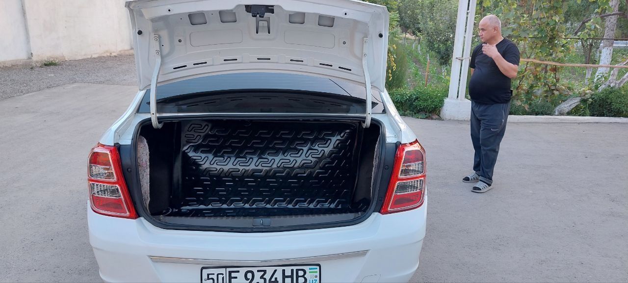 Kobilt sotiladi yili 2014 1-pazitsa rangi oq 7100$