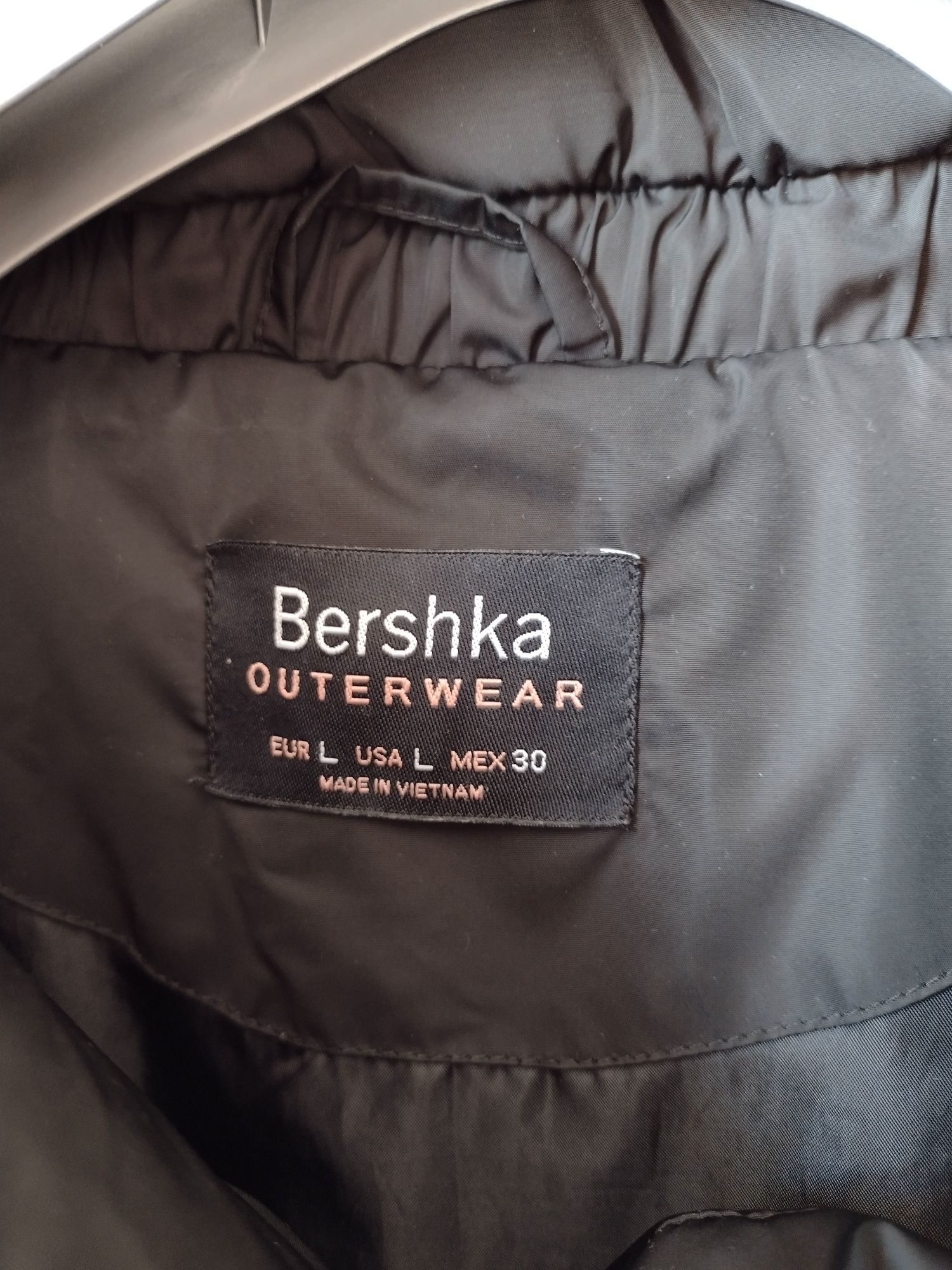 Дамско пухено яке на Bershka