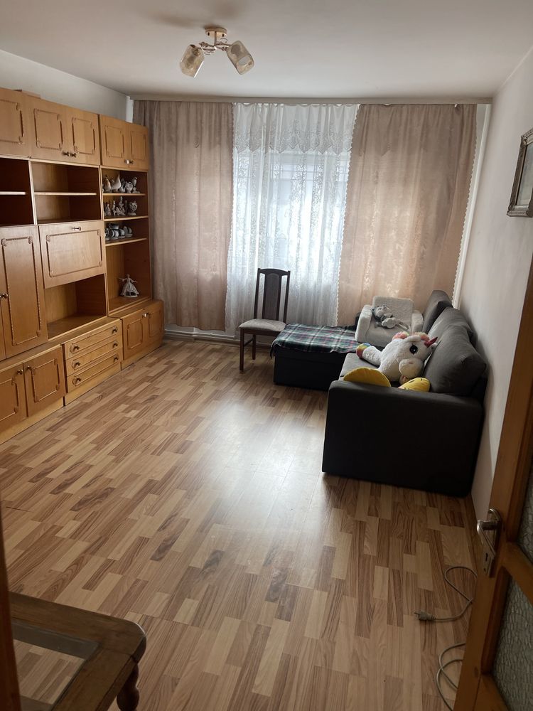 Închiriez Apartament 2 Camere Decomandat Falticeni