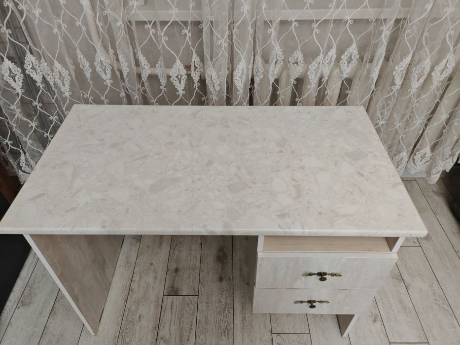 Стол письменный б/у