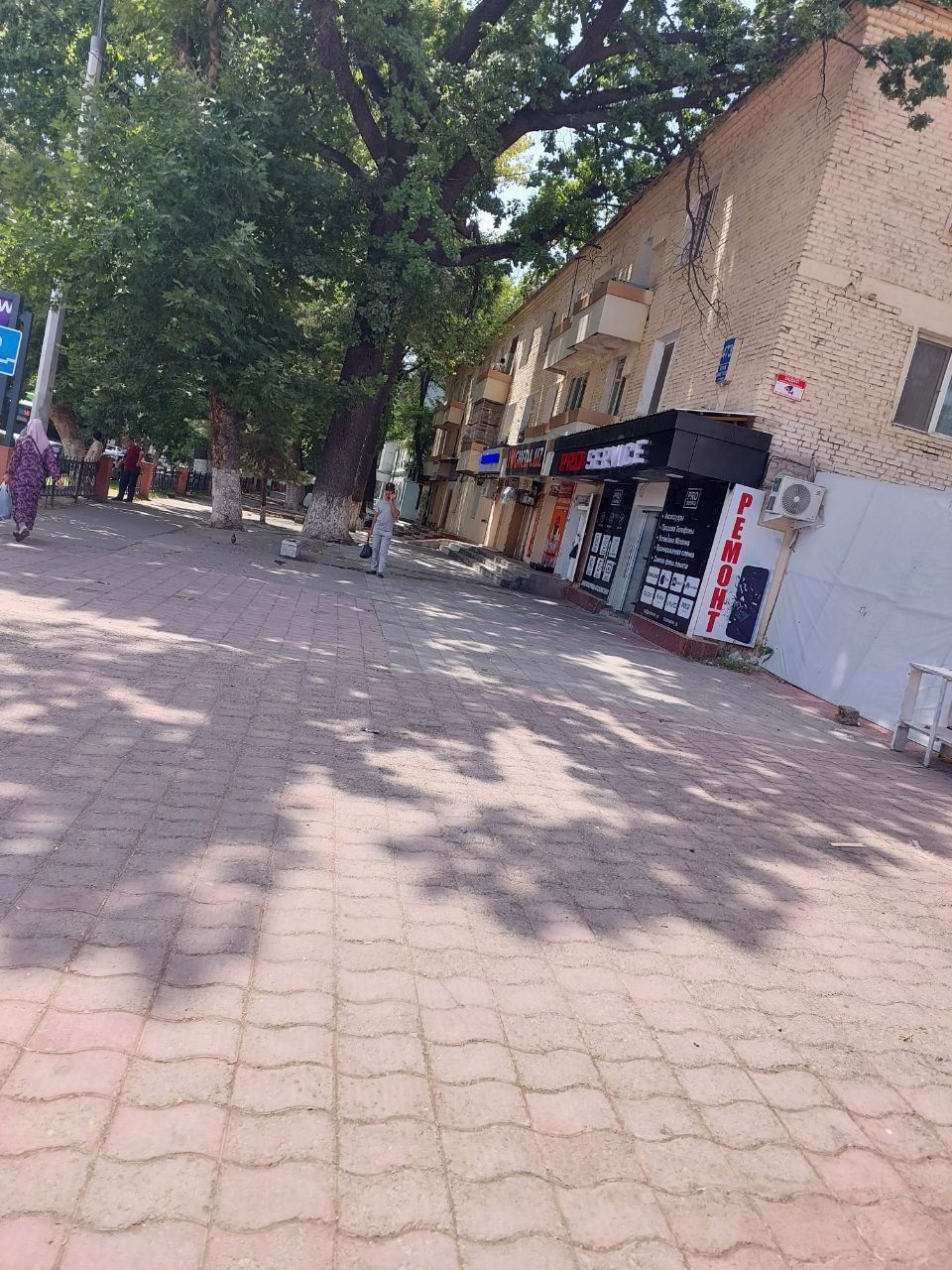 Uy sotiladi 1 hona manzil mirzo uluģbek ttz 2 navroz bozor oldida