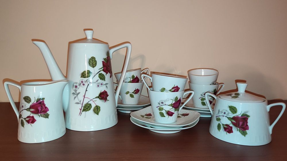 Сервиз чайный фарфоровый