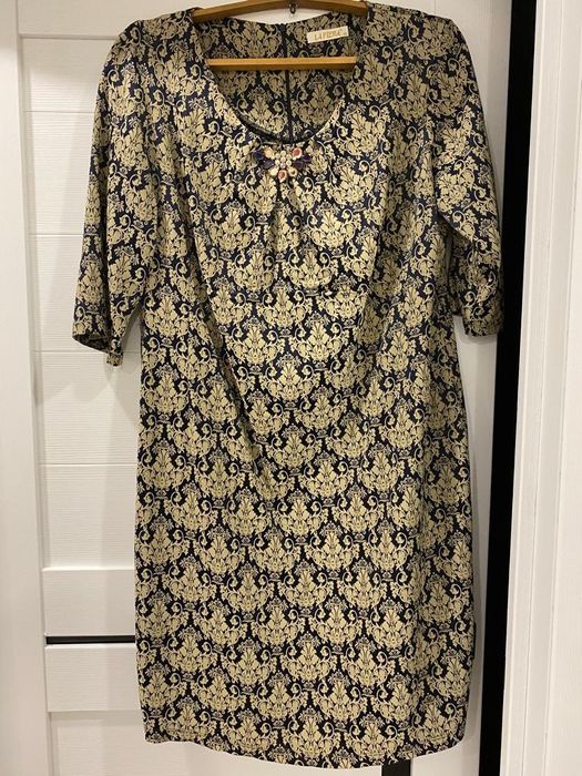 Продам женские платья в отличном состоянии размер 48-50-52