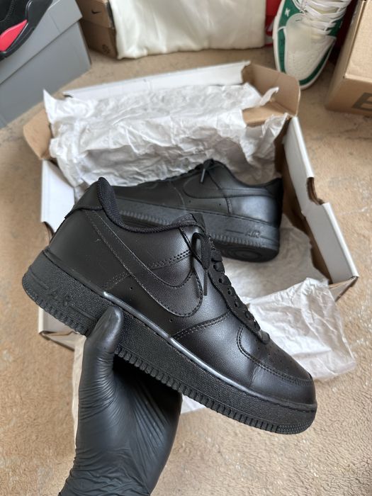 Nike air force 1 low triple black