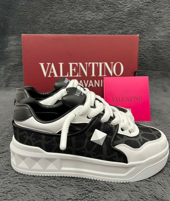 Унисекс обувки Valentino